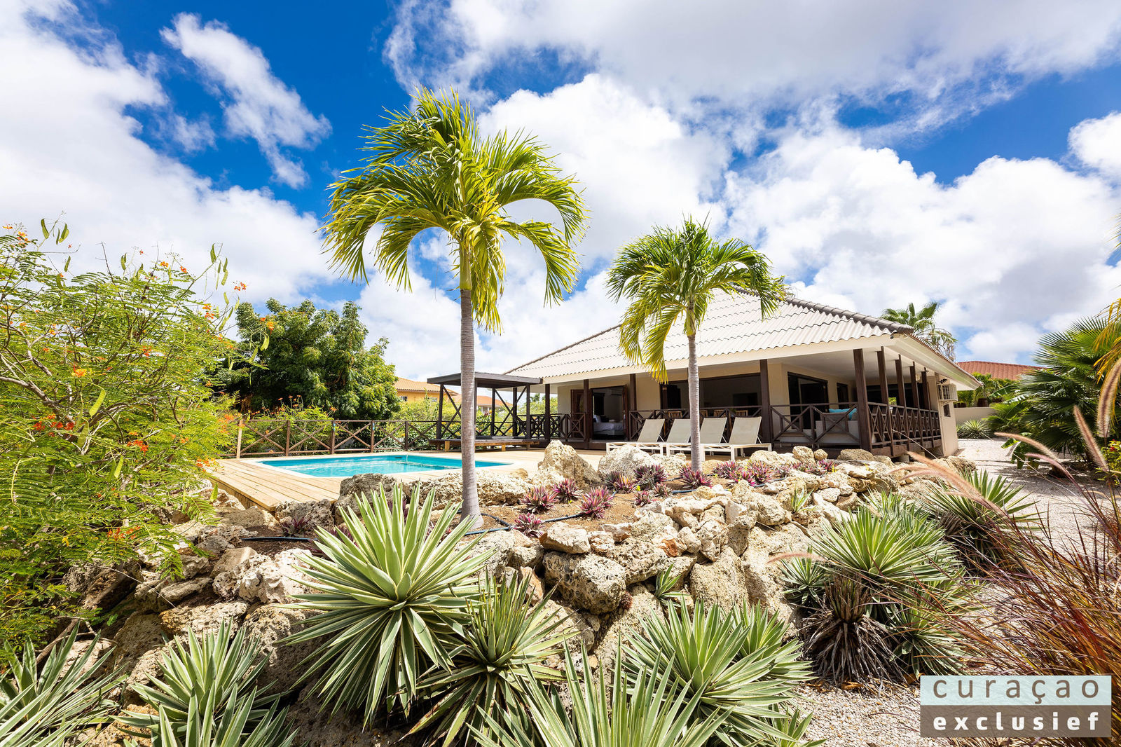 curacao exclusief jan thiel zwembad blue lagoon