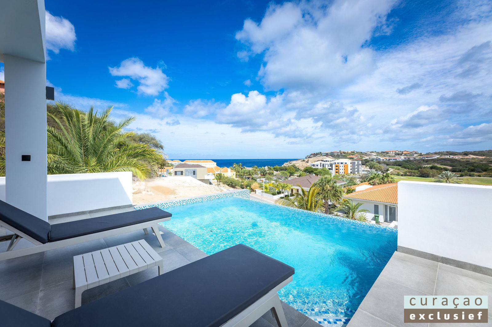 curacao exclusief jan thiel zwembad villa blue bay view blauw baai golfbaan resort