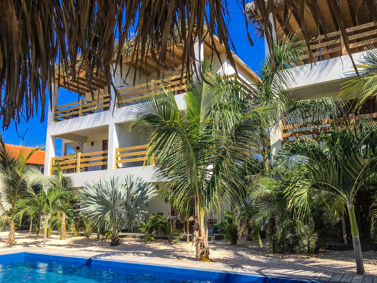 curacao exclusief jan thiel zwembad bonaire sabadeco beaches ocean view appartementen